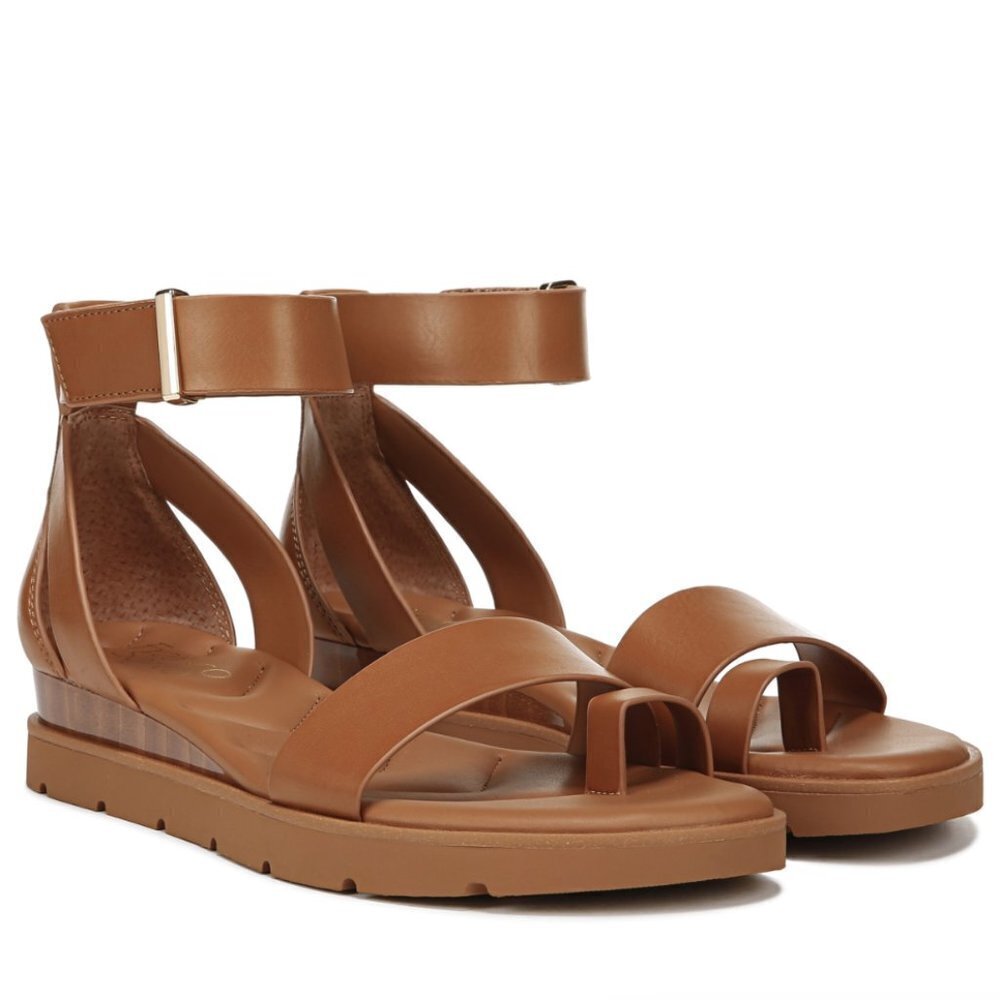 FRANCO SARTO Davenport Flat Sandals
